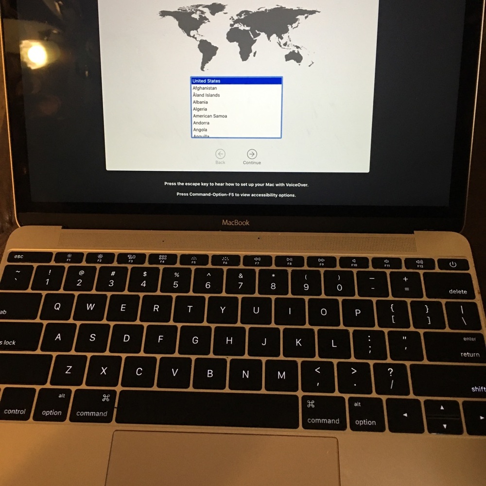 Apple computer - Picture 2 of 4